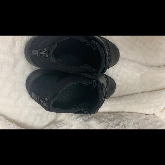 Running shoes - Picture 2 of 3